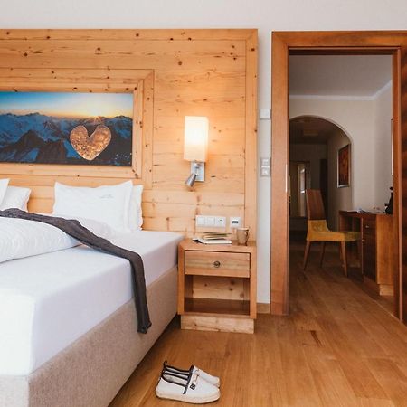 Gartenhotel Linde 4 Sterne Superior Ried im Oberinntal Ngoại thất bức ảnh